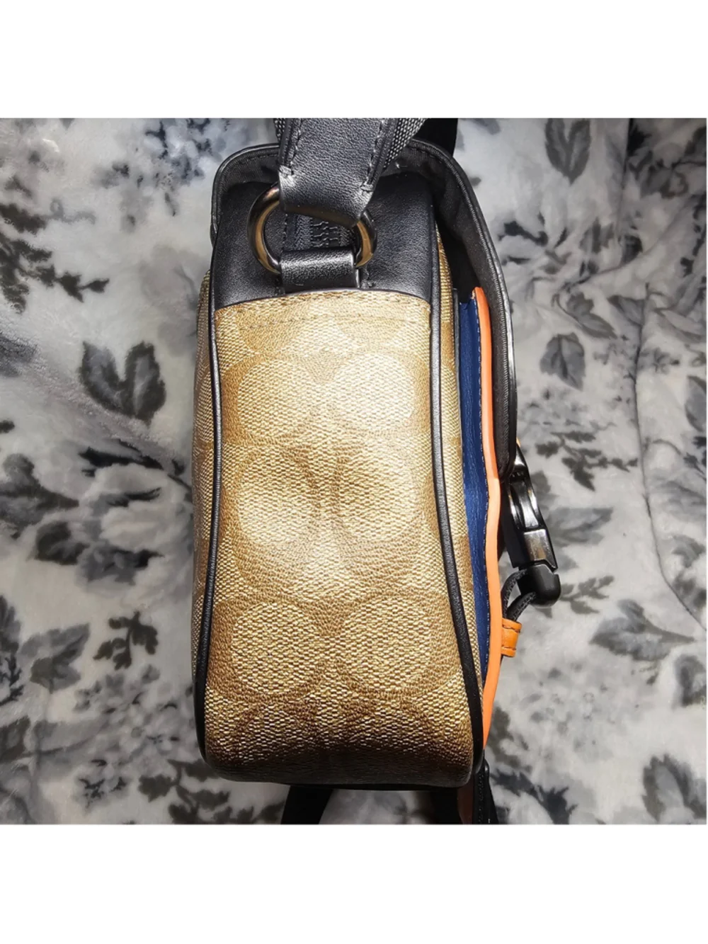 Coach Track Messenger Bag In Signature Canvas With Colorblock (Style C2725)